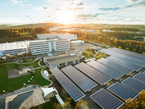 La nueva planta fotovoltaica suministra aproximadamente 1100 MWh de electricidad limpia al año.